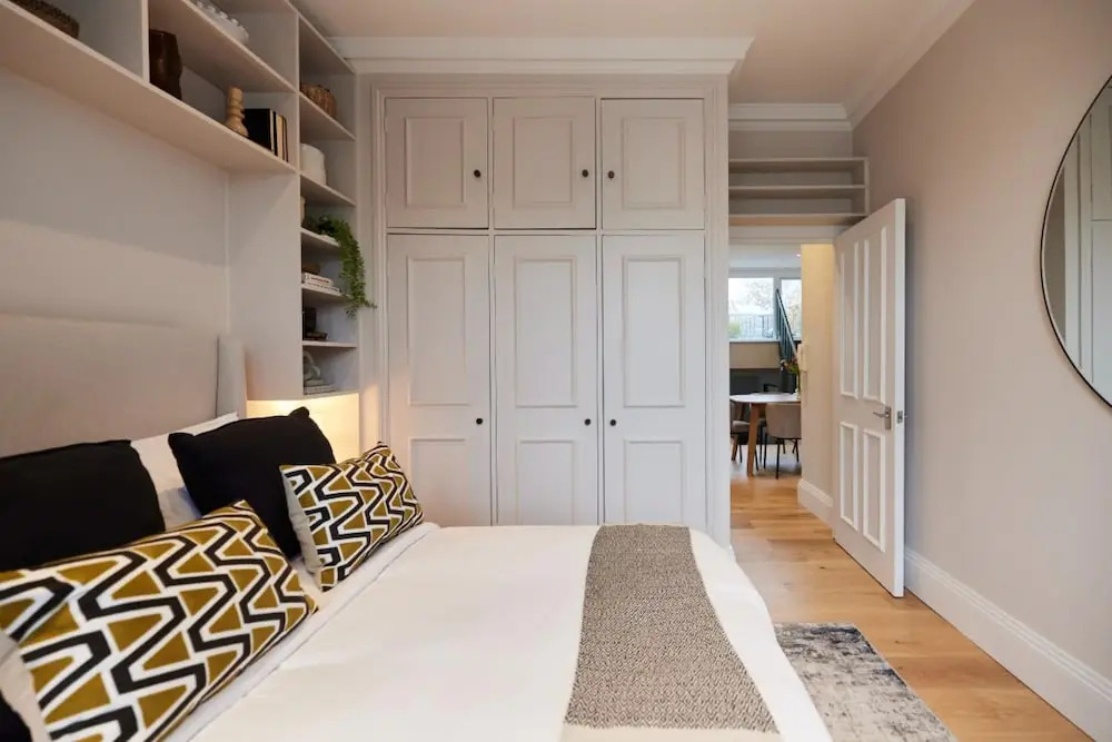 The Earl s Court Space - Modern 2Bdr Flat with Terrace Parking