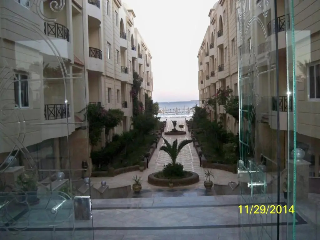 Palm Beach Piazza Apartments
