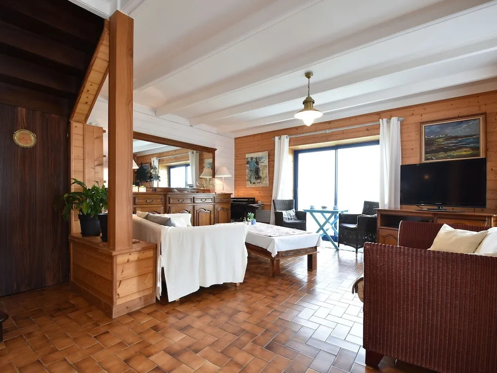 Beautiful holiday home by the sea in Penmarch