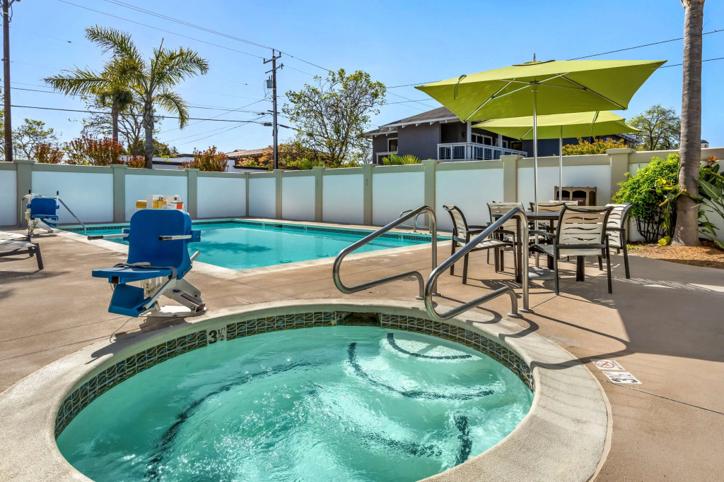 Best Western Plus Capitola By-the-Sea Inn & Suites