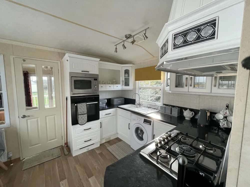 Captivating 2-bed Static Caravan on Private Land