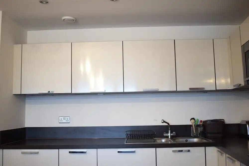 Idyllic 2 Bed Flat with Balcony in Canada Water