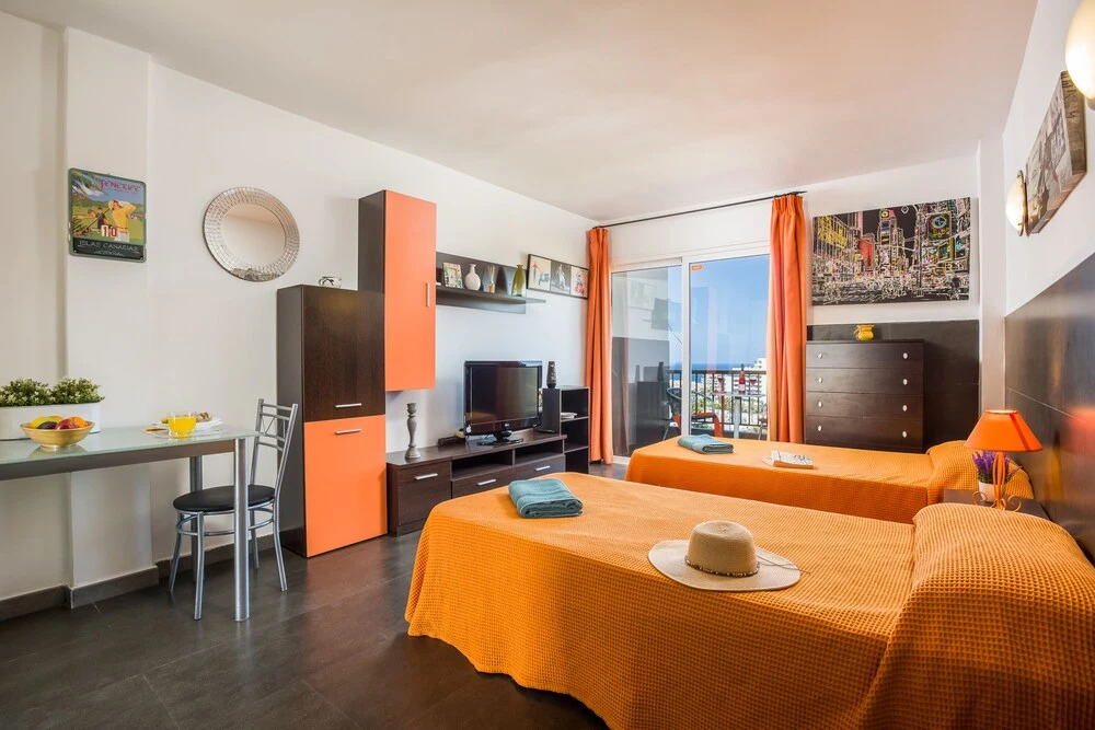 926. Seafront Studio with Fabulous View of Las Americas