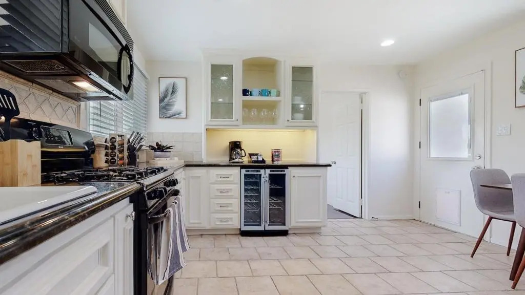 PRIVATE 4BR Near LAX & Beaches Playa Vista