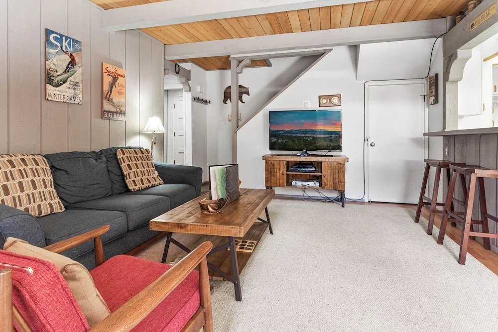 Ski-In Ski-Out Summit Townhouse