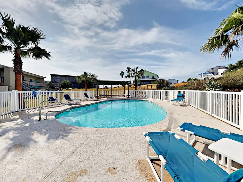 Nelray Shores - One Bedroom Condo