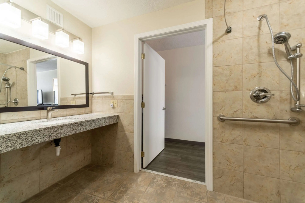 Quality Inn & Suites Vandalia near I-70 and Hwy 51