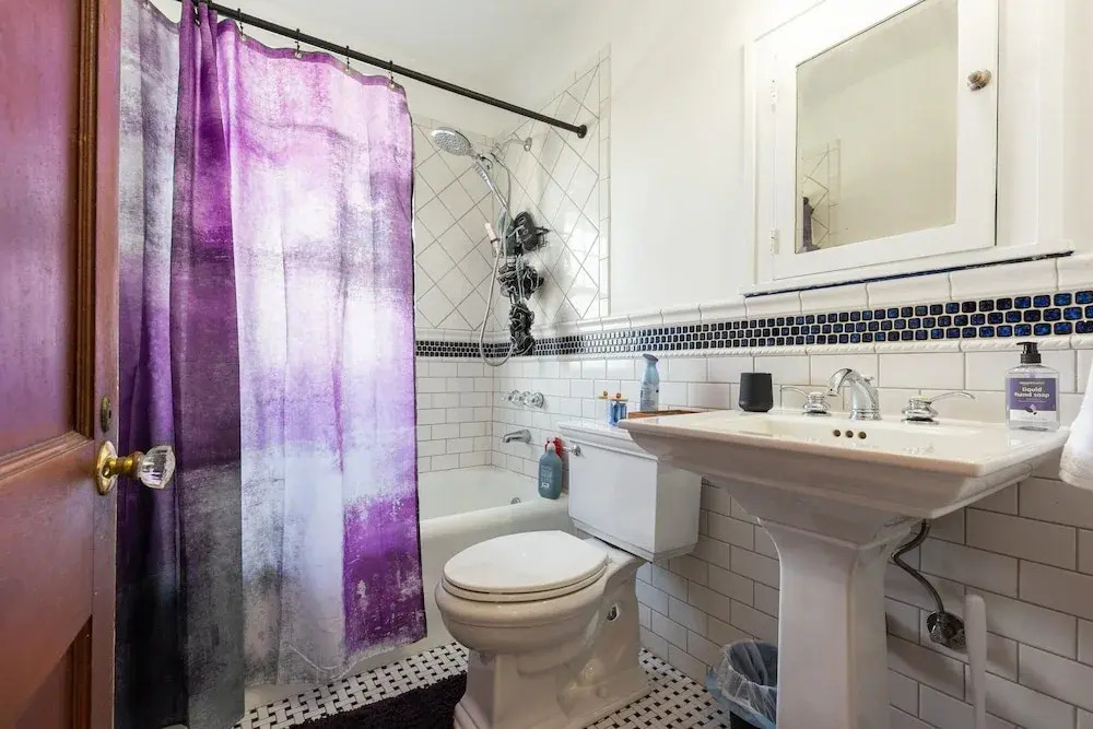Cozy Getaway With Hot Tub, Patio & Fenced Yard 3 Bedroom Home