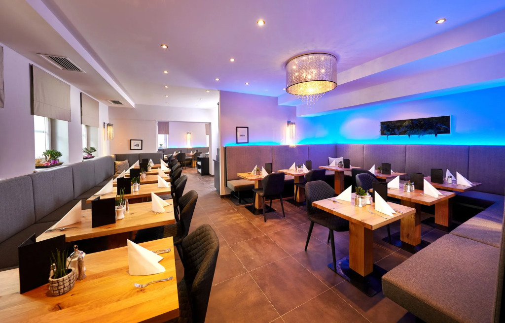 TWO TIMEZ - Boutique Hotel - with AC