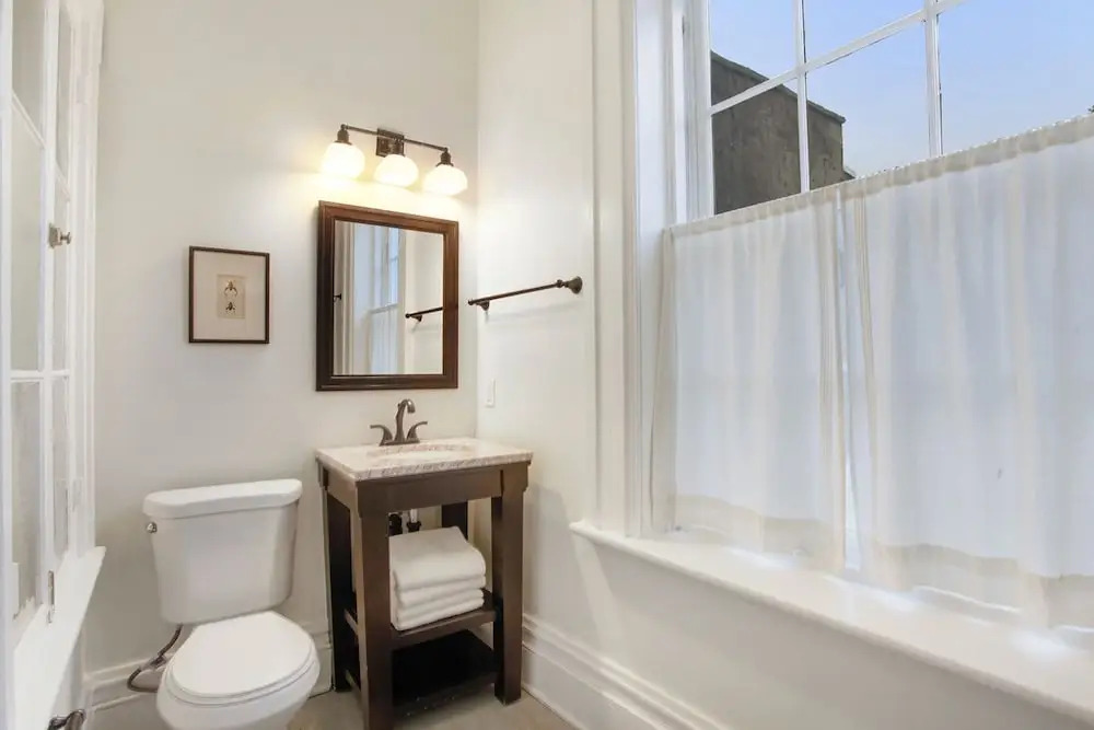 Jones Street Penthouse Unit #3 - 1 Br Apts