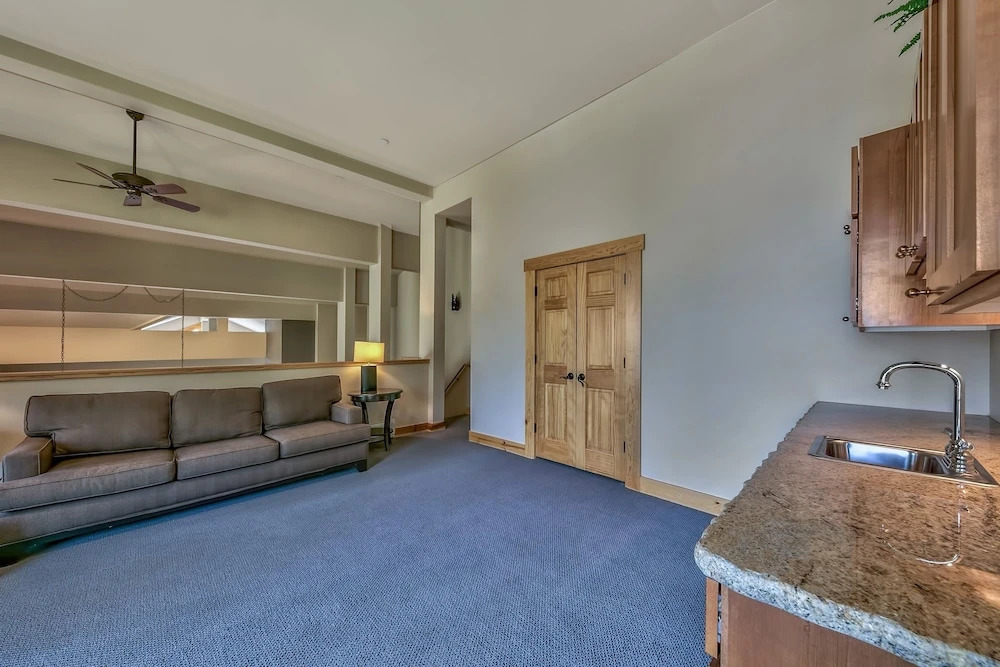 R214 Timber Ridge