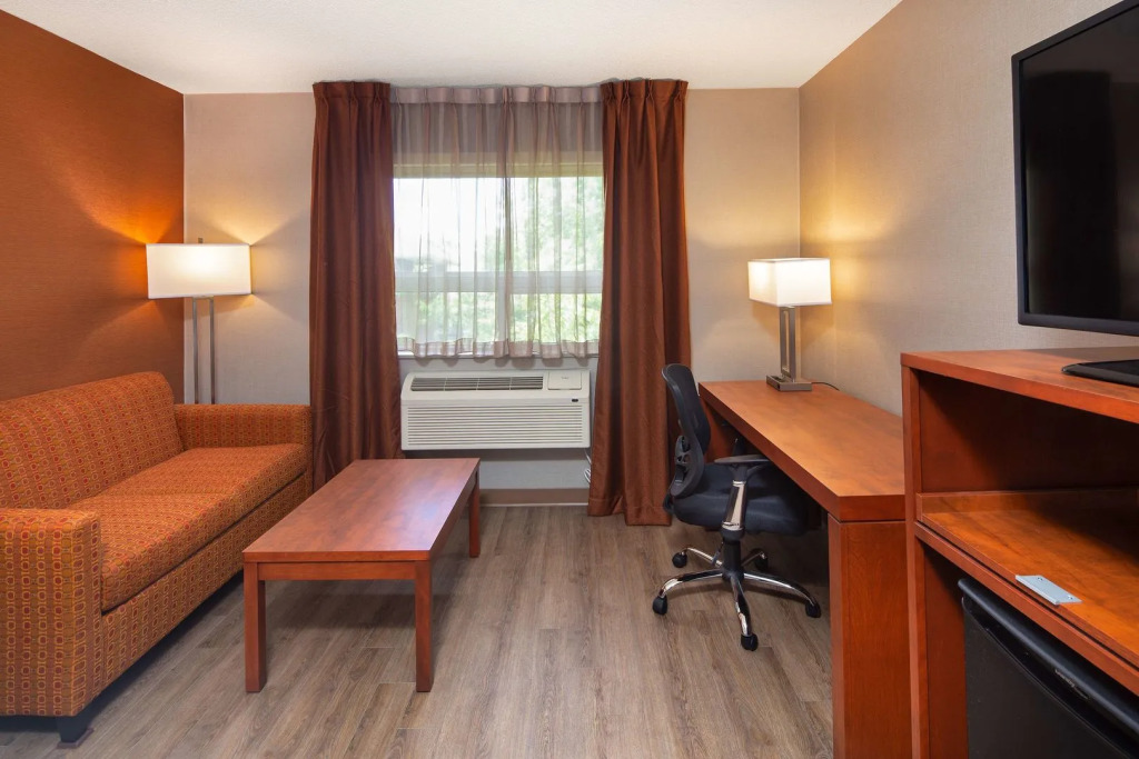 Hotel Richmond Hill ON North