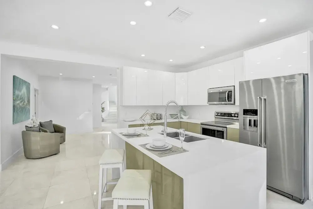 4BR Hollywood Beach Home with Pool