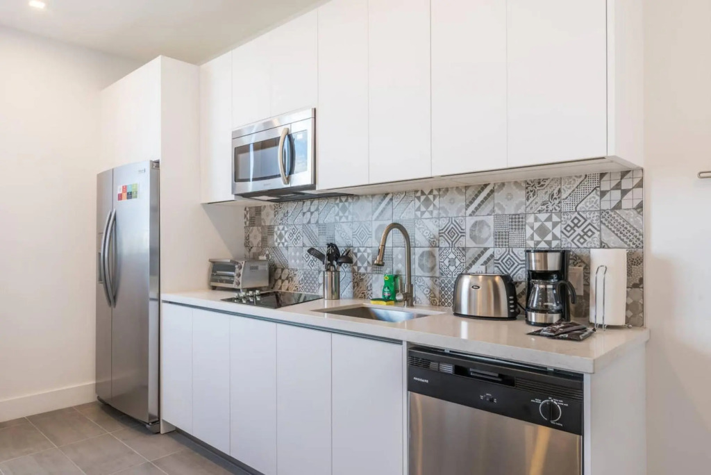 Luxury 2 bedroom apt in South Beach 203