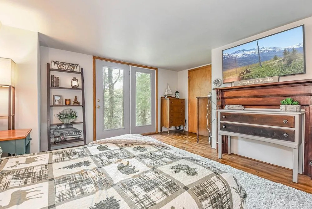 Clawson Cabin