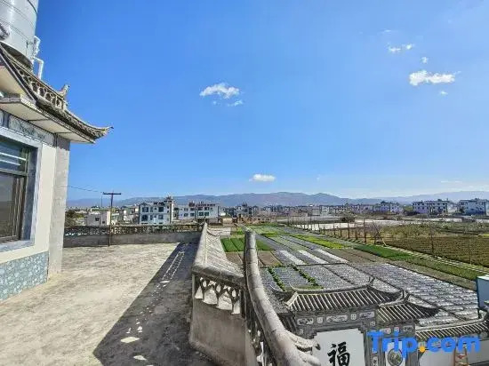 Yingshan Countryside B&B (Erhai Caicun Longkan Wharf Branch)