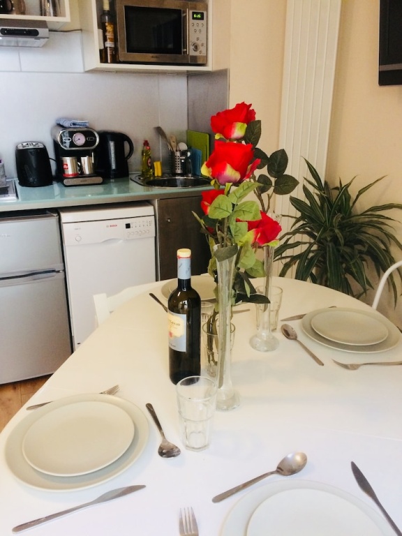 Little Western Spa Brighton Beach Apartment