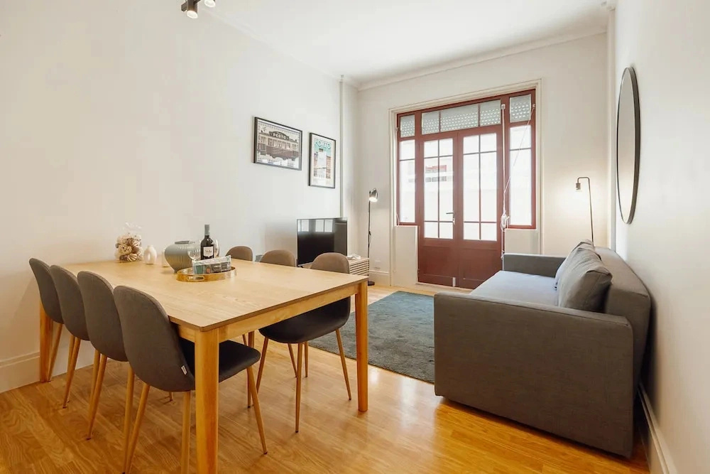 City Center Terrace Apartment by Vacationy