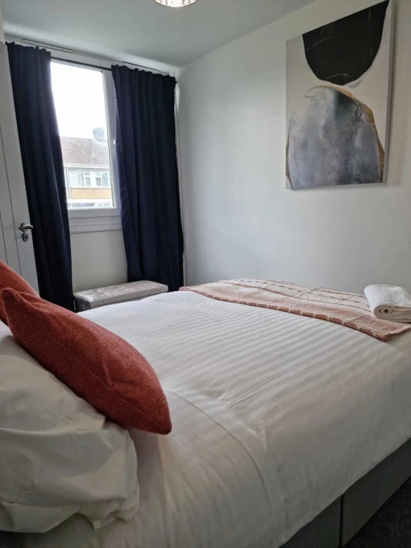 Remarkable 3-bed Apartment in London