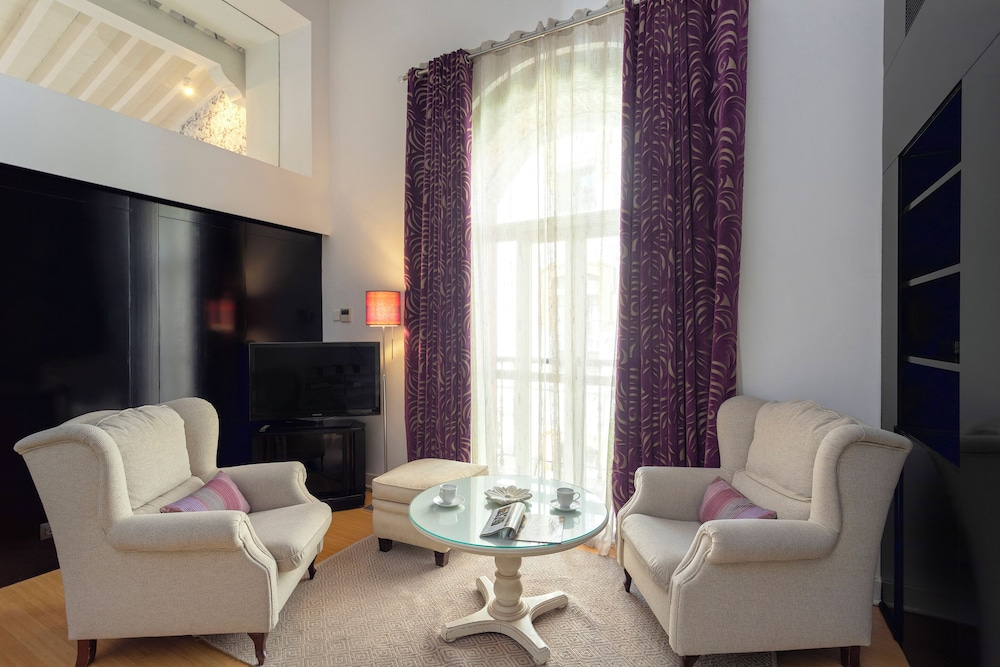Exclusive House in Seville. Antonia Díaz