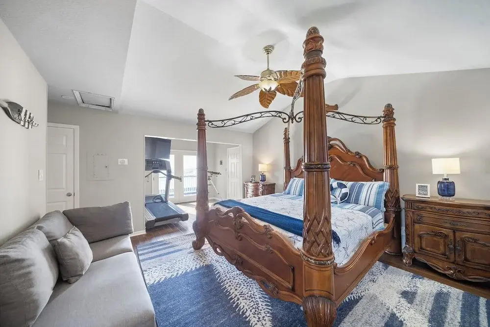 Captain's Manor by Ryson Vacation Rentals
