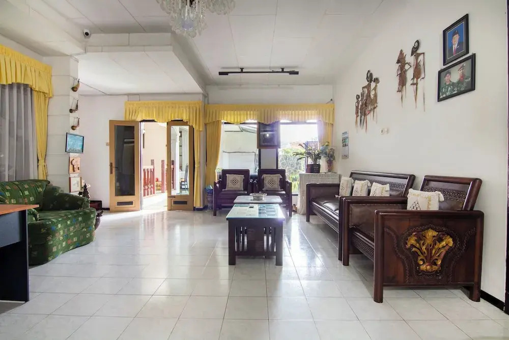 OYO 3067 Flamboyan Homestay Syariah