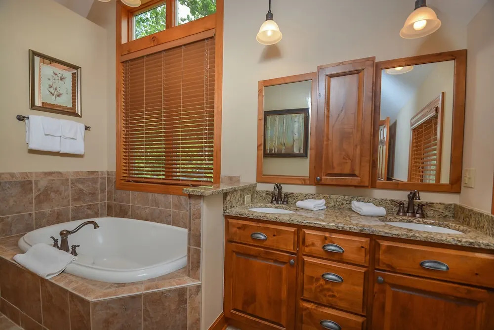 Firefly Cove 4 Bedroom House