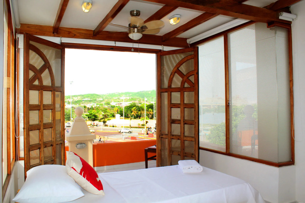 Nautilus Plaza Hotel