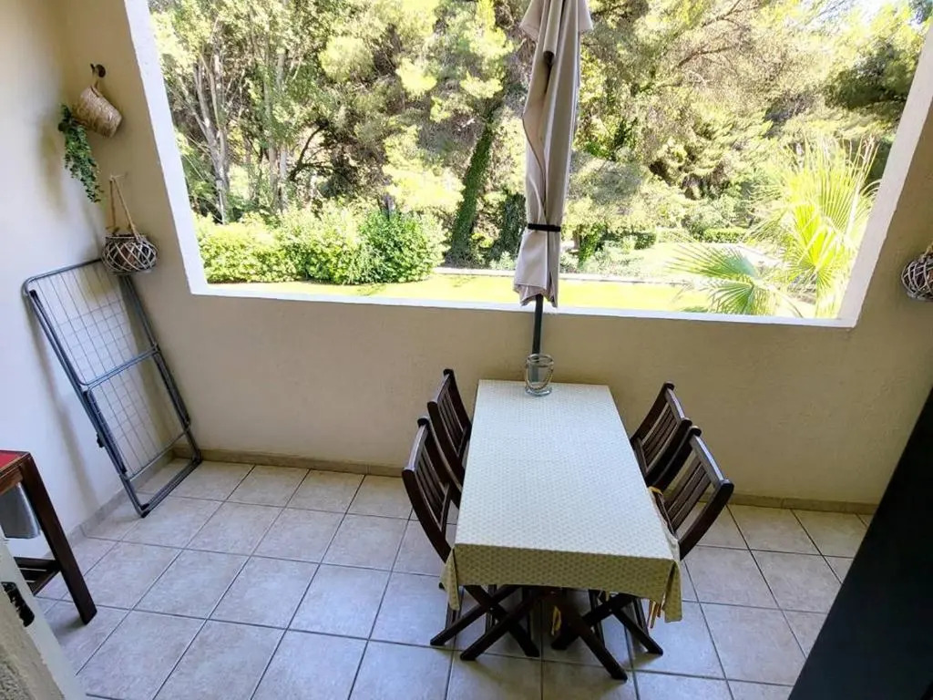 Appartement Six-Fours-les-Plages, 2 pièces, 4 personnes - FR-1-316-157
