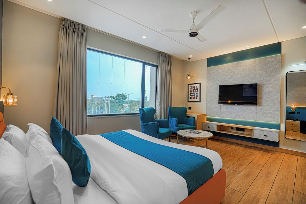 Hotel Highway Greens Near VR Punjab Mall Airport Road Mohali Chandigarh
