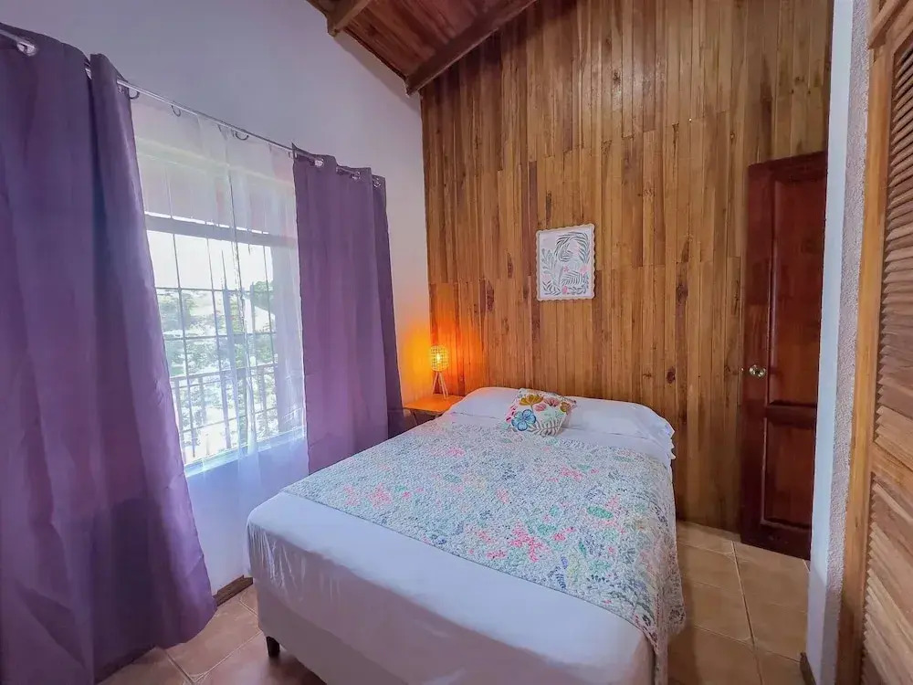 Cozy & Beautiful Casa Aire, Near Lake Park & Town