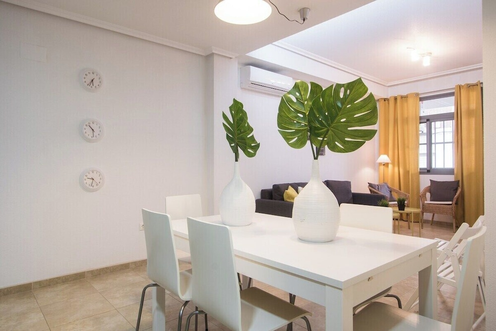 Enjoy life in our apartment. Wifi Parking