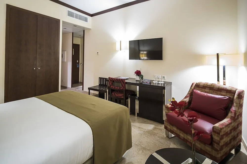 iu Hotel Sumbe
