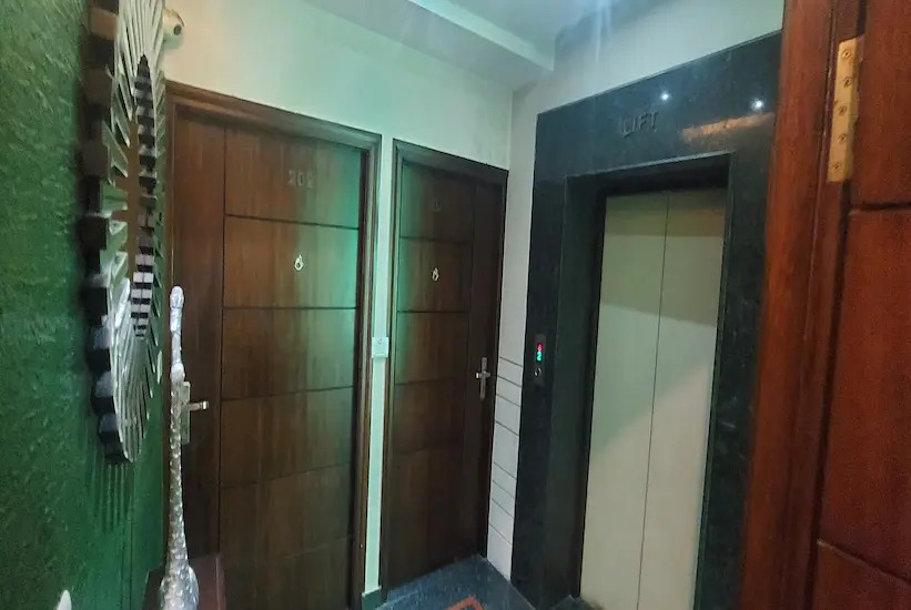 OYO 10391 Hotel Royal Sunshine