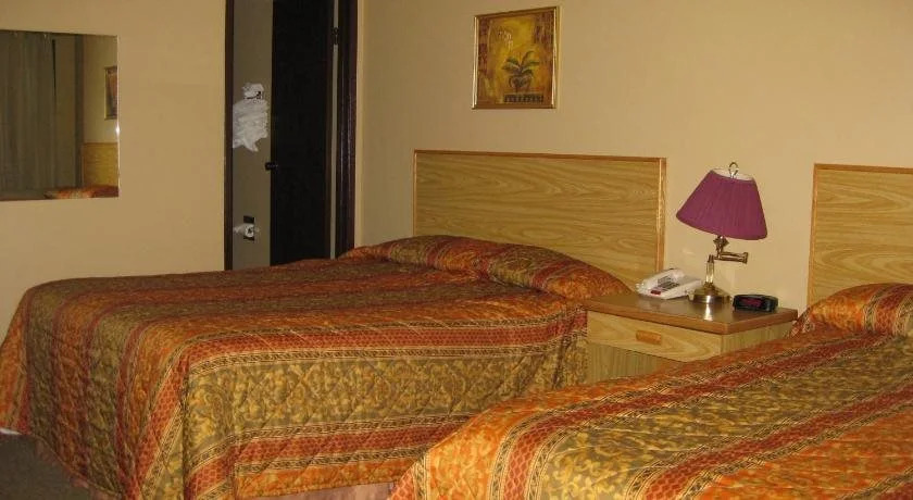 Twin Creeks Motel