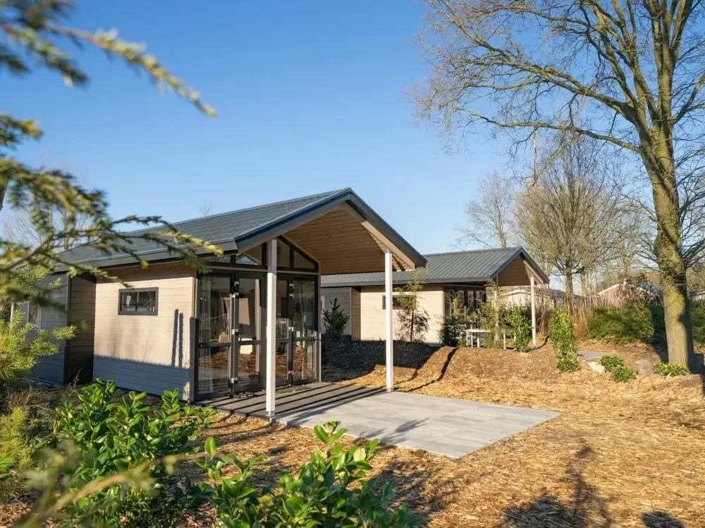 Tiny House by Lake Veluwe With Water Sports