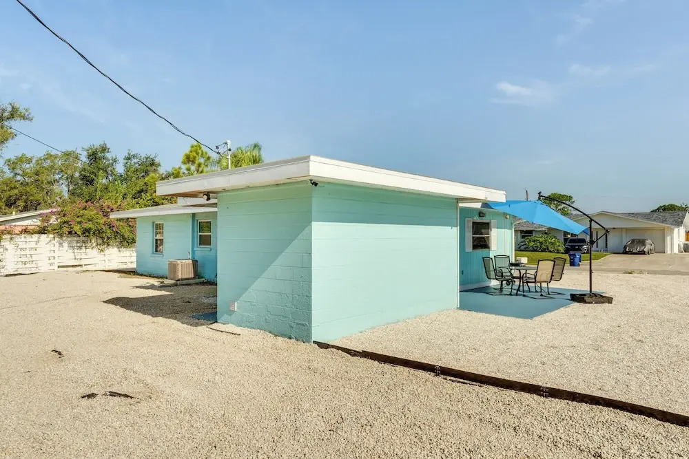 Pet-friendly Venice Vacation Rental, 3 Mi to Beach
