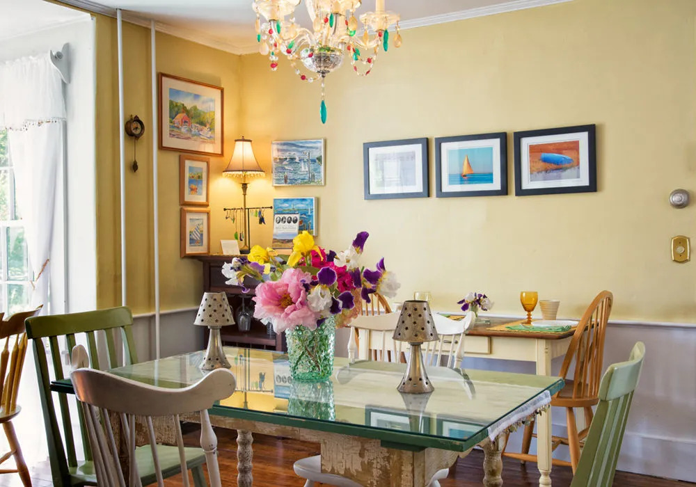 Honeysuckle Hill Inn