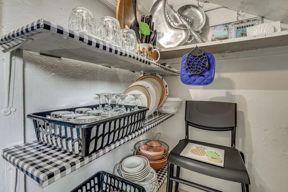 nanas Tiny Flat East Side Charmer Near Brown