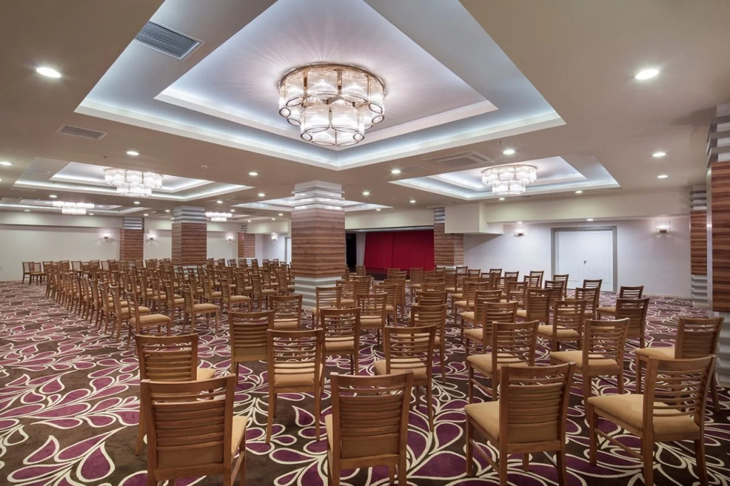 Royal Garden Beach Hotel