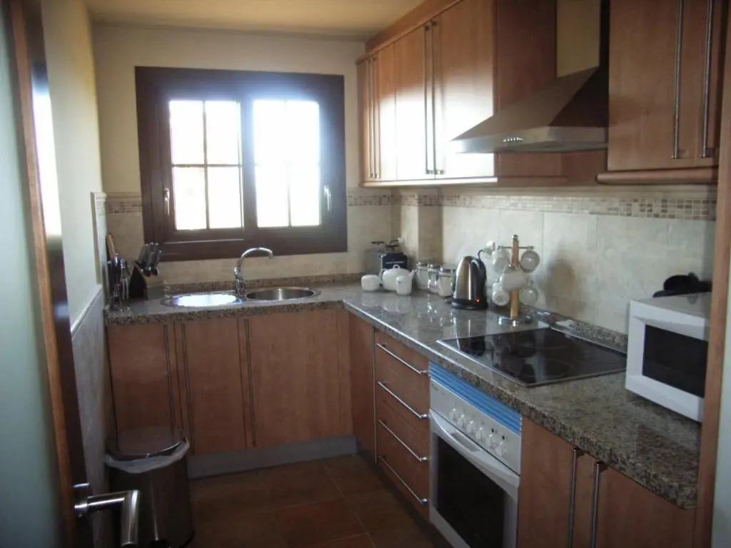 Beach Front, Sea Facing Apartment - WIFI & Air Con
