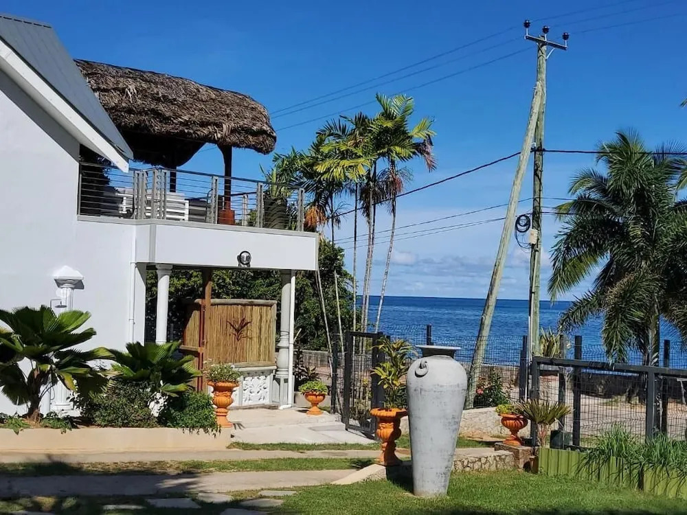 La Petite Maison and Sea Splash