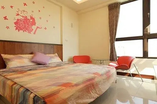Round Bed