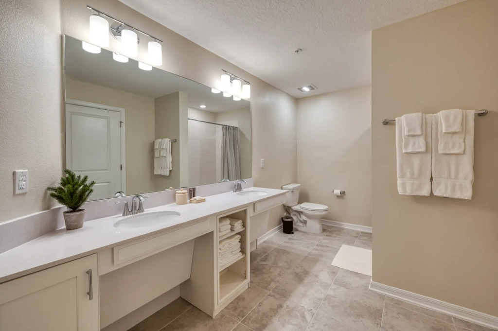 Sweet home condo with Mickey themed bedroom near Disney