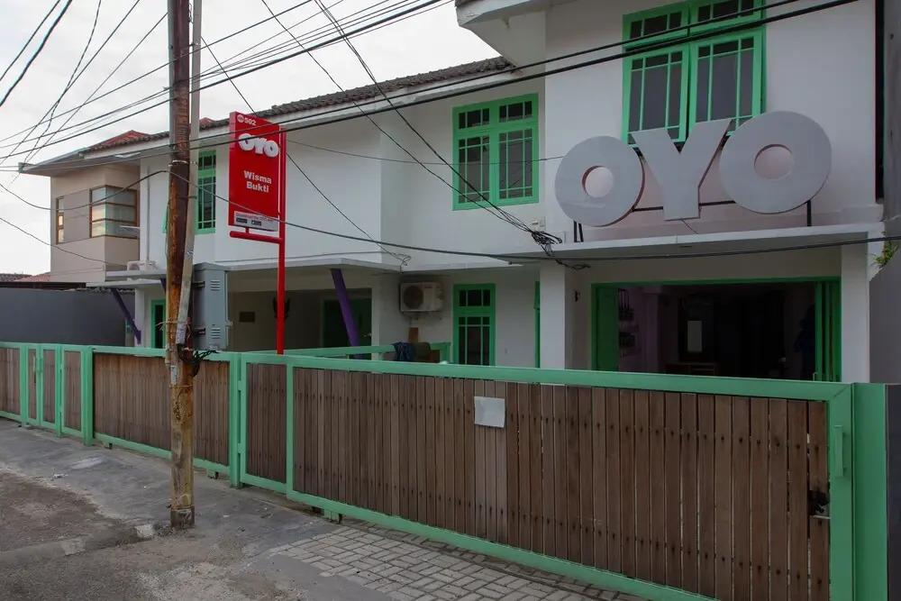 OYO 502 Wisma Bukti