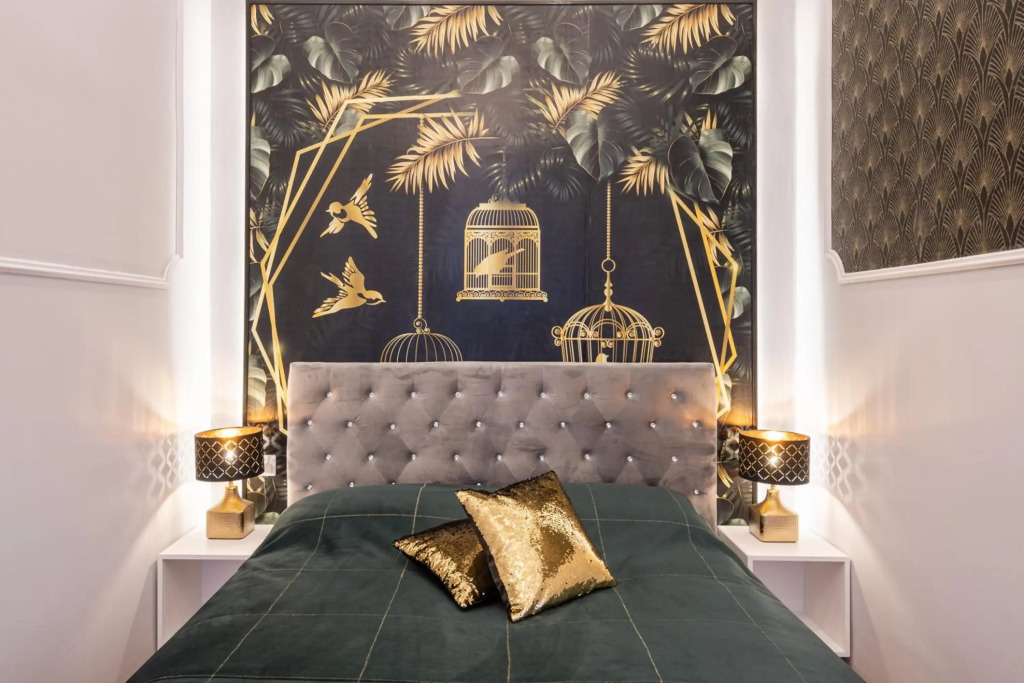 Premium Art Deco Apartment at Broadway // 4BDR & 3BR