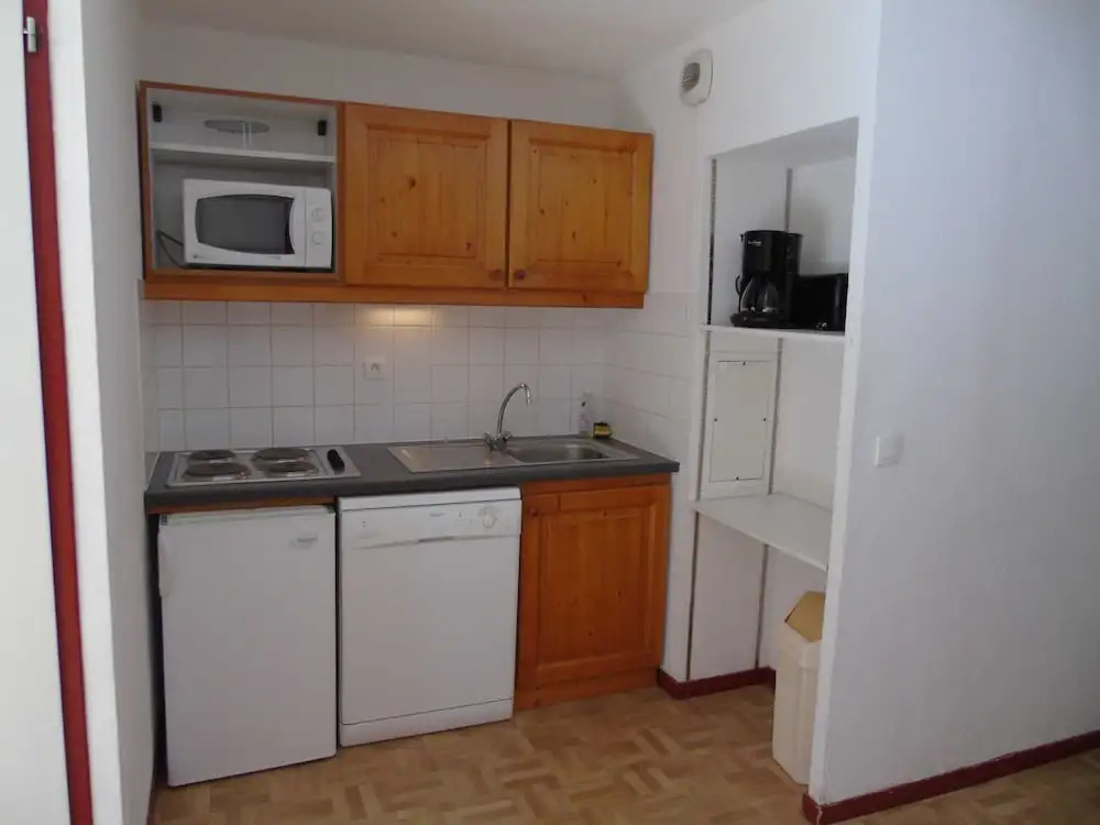 Lou Services Apartment CB67 LSI 001