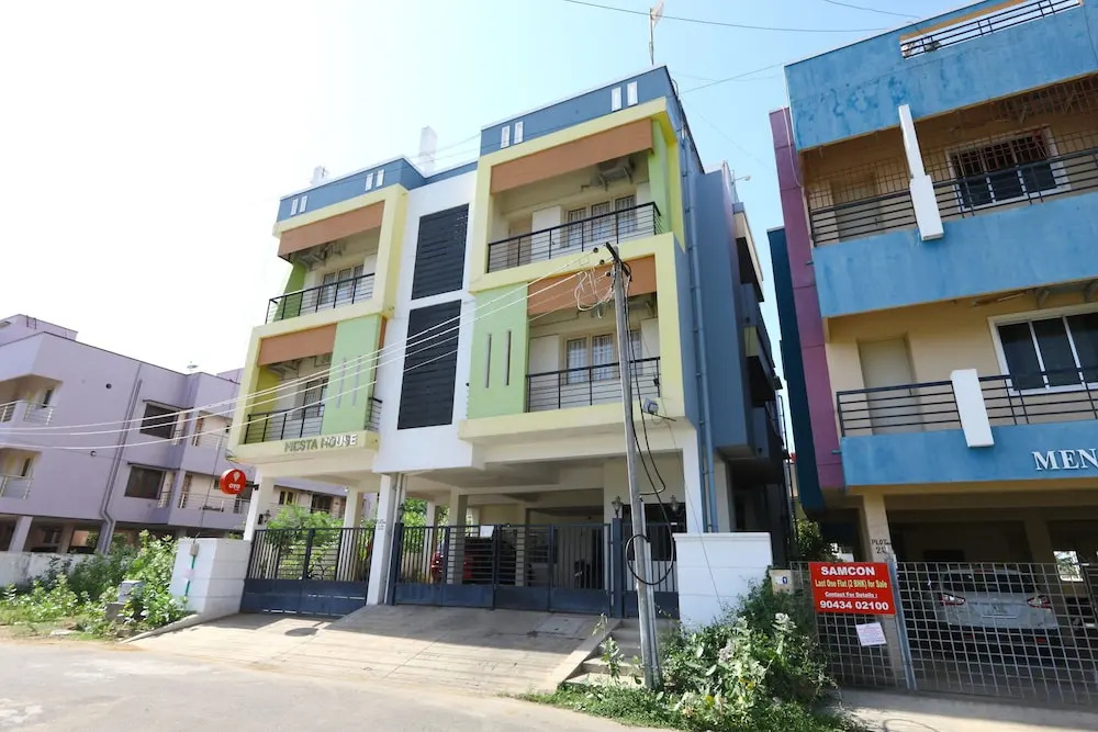 OYO 2612 Hotel Fiesta House