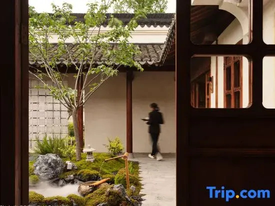 Unparalleled Courtyard（Xinchang Ancient Town）