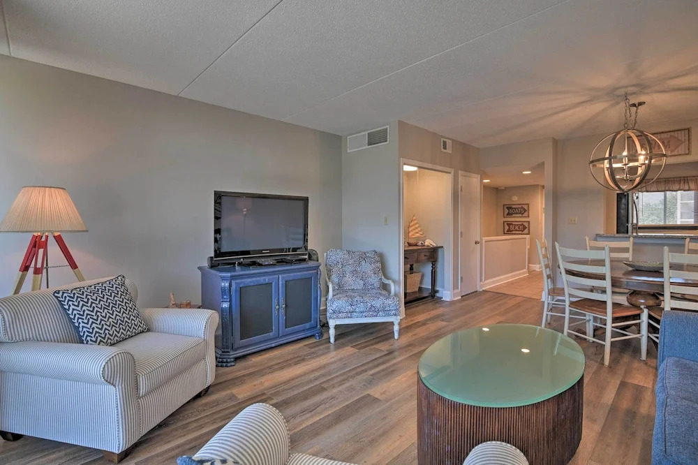 Pawleys Island Condo Retreat w/ Beach Access!